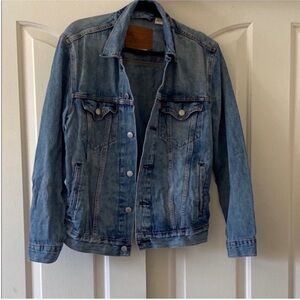 Levi's Men’s Light Blue Denim Jacket. Size M